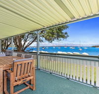 Sunset Beach House - Soldiers Point Sleeps 9 - Darwin Holiday