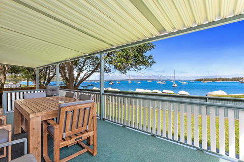 Sunset Beach House - Soldiers Point Sleeps 9 - Darwin Holiday 0