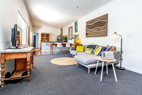 SUNSET BEACH SHACK On SURF - Darwin Holiday 1