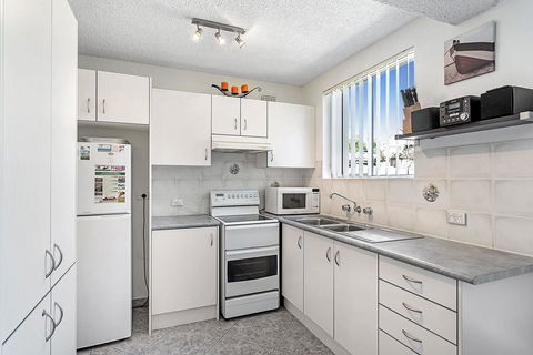 Sunset Court, Unit 1/3 Resthaven Avenue - Darwin Holiday 2
