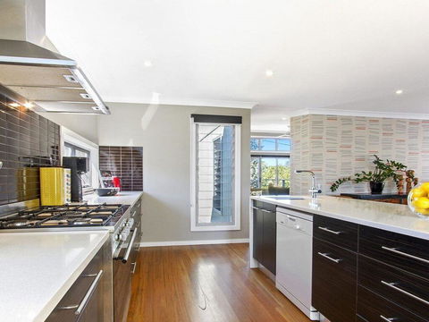 Sunshine Beach House-25 Metre Walk To The Beach - Darwin Holiday 1