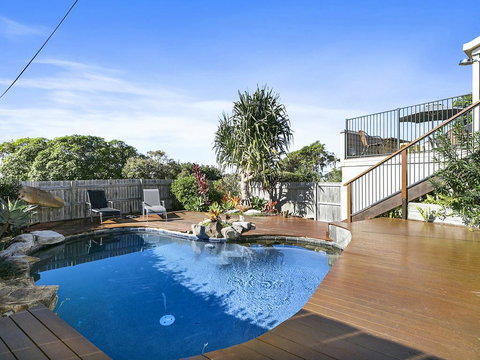 Sunshine Beach Serenity And Pet Friendly ! 9 Seaview Terrace, Sunshine Beach, QLD 4567 - Darwin Holiday 1