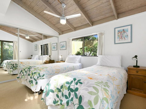 Sunshine Beach Serenity And Pet Friendly ! 9 Seaview Terrace, Sunshine Beach, QLD 4567 - Darwin Holiday 3