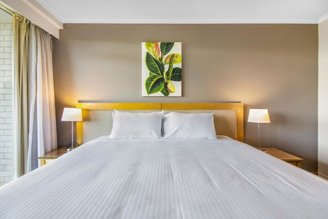 Super Convenient Apartment With Garden Views - Darwin Holiday 1