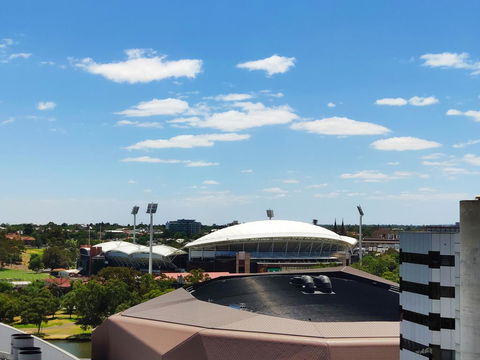 Super Luxurious Apartment On North Terrace - Darwin Holiday 1