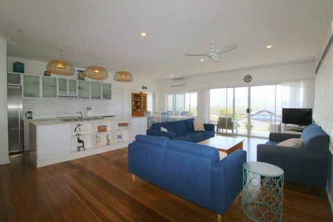 Surf Break & Ocean Break - Darwin Holiday 1