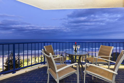 Surf Regency - Darwin Holiday 1