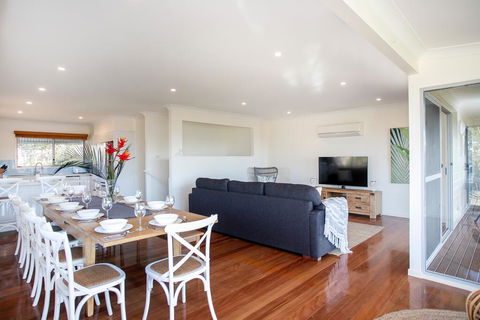 Surfers Beach House - Darwin Holiday 2