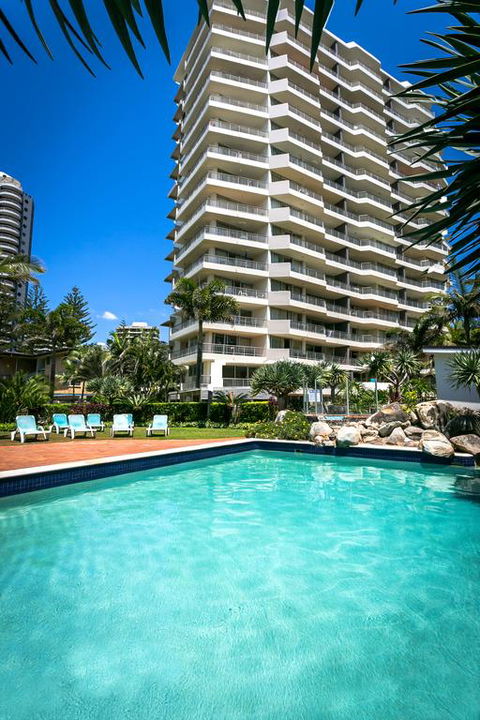 Surfers Beachside Holiday Apartments - Darwin Holiday 3