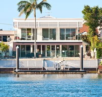 Surfers Paradise Escape - Waterfront House - Darwin Holiday