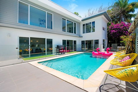 Surfers Paradise Holiday Home Almalfi Drive - Darwin Holiday 1