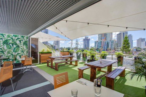 Surfers Paradise Ocean View. Sleeps 4. Free WIFI - Darwin Holiday 2