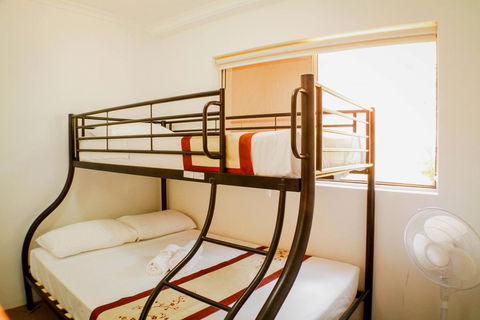 Surfers Riverside - Darwin Holiday 3