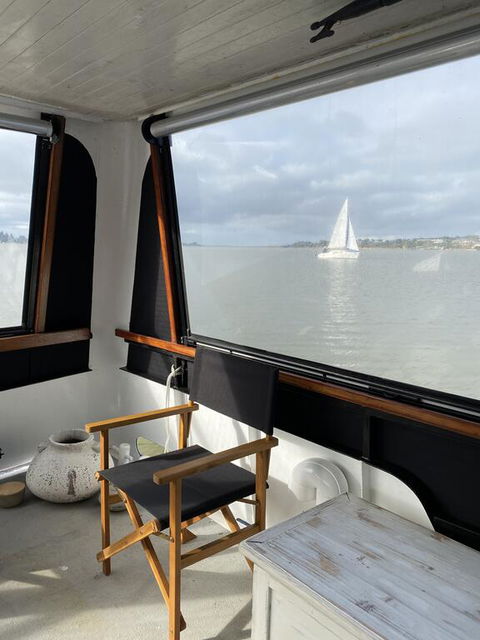 Swamp Fox Luxury 2BR Dutch Barge - Darwin Holiday 3