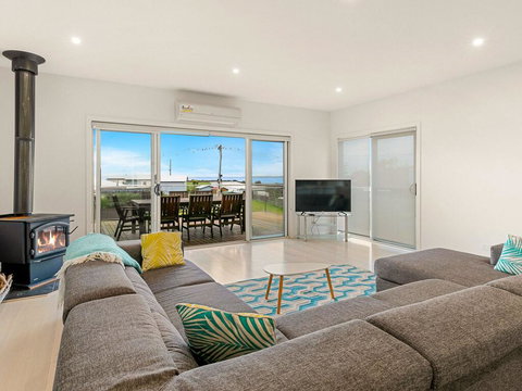 Swan Bay Views - Darwin Holiday 1