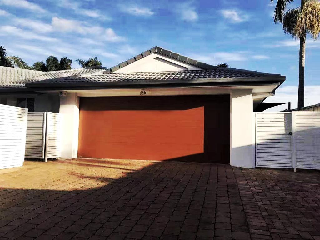 Clear Island Waters QLD Darwin Holiday