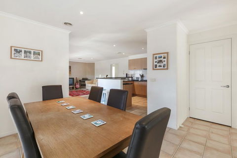 SWEETLANDS SANCTUARY - MT MARTHA - Darwin Holiday 2