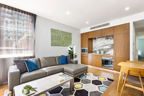 Sydney 1 Bed Modern Self Contained Apartment (402ALB) - Darwin Holiday 3
