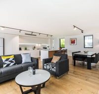 Sydney Townhouse with Parking and Deck - Darwin Holiday