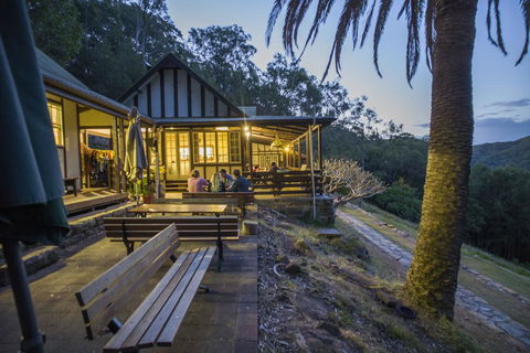 Sydney, Pittwater YHA - Darwin Holiday 0