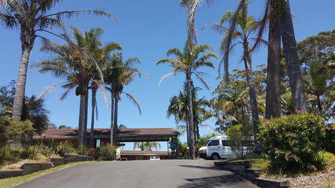 Tabourie Lake Motor Inn - Darwin Holiday 0