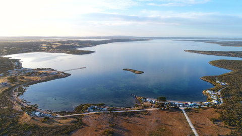 Tall Pines Beach House At Mount Dutton Bay (part Of Coffin Bay Waterways) - Darwin Holiday 0