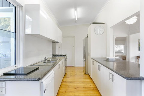 Tallarook Beach House - Very Close To Beach - Darwin Holiday 3