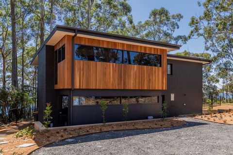 Tallwood 24, NARRWALLEE - Darwin Holiday 0