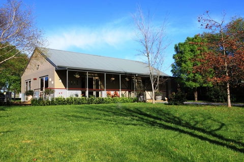 Tamar Valley Farm Stay - Darwin Holiday 0