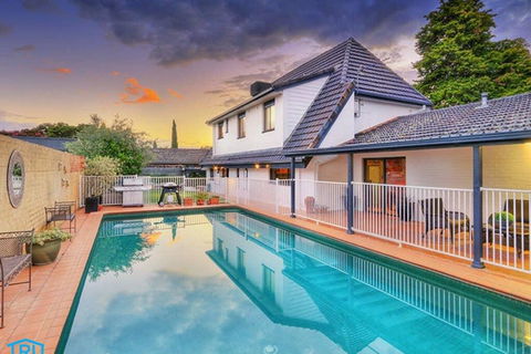 Tara Downs On Lake Albert - Darwin Holiday 3