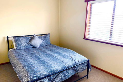 Tara Downs On Lake Albert - Darwin Holiday 1