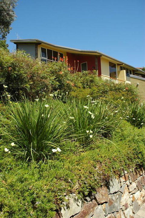 Tathra Beach House Holiday Apartments - Darwin Holiday 3