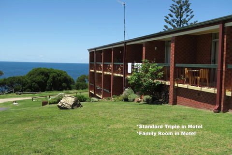 Tathra Hotel & Motel - Darwin Holiday 2
