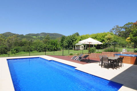 Tatiara - Spacious Family Friendly Home! - Darwin Holiday 0