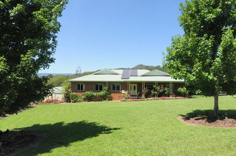 Tatiara - Spacious Family Friendly Home! - Darwin Holiday 1