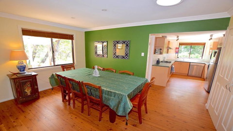 Teach Na Cairde - House Of Friends - Darwin Holiday 2