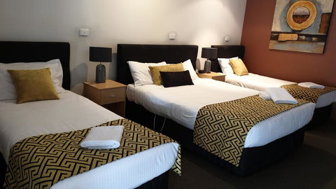 Tenterfield Tavern And Motor Inn - Darwin Holiday 1