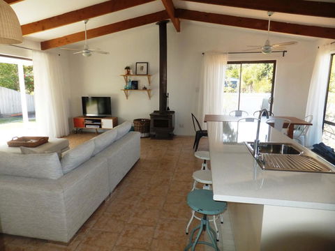 TERRIFIC ON TAMARA CRESCENT - Darwin Holiday 2