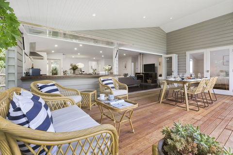 THALASSA HOUSE COASTAL RETREAT DROMANA - Darwin Holiday 1