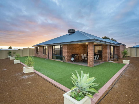 The Antonia Way - Darwin Holiday 3