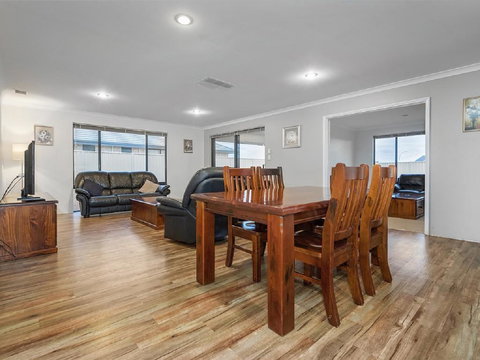 The Antonia Way - Darwin Holiday 2