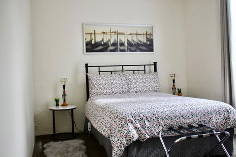 The Apartment - Moyston - Darwin Holiday 1