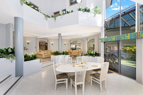 The Atrium, 11 Kentia Close - Darwin Holiday 2