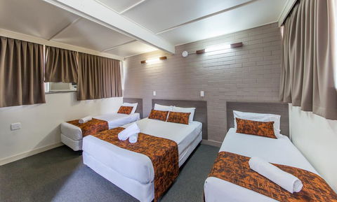 The Australian Hotel Murgon - Darwin Holiday 1
