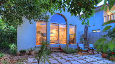The Avenue At Montville Luxury Cottage - Darwin Holiday 1