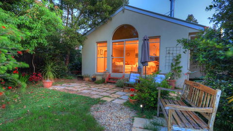 The Avenue At Montville Luxury Cottage - Darwin Holiday 0