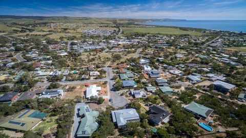 The Banksia - 3 Banksia Court, Normanville - Darwin Holiday 2