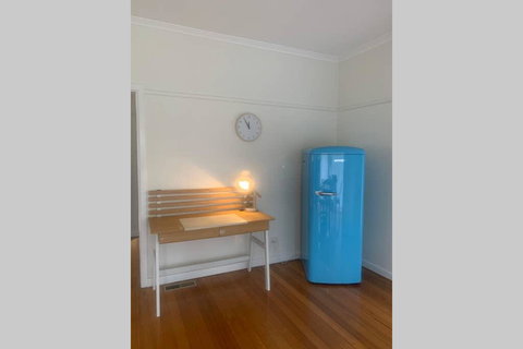 The Batch On Benyon , Fresh And Cute As A Button - Darwin Holiday 1