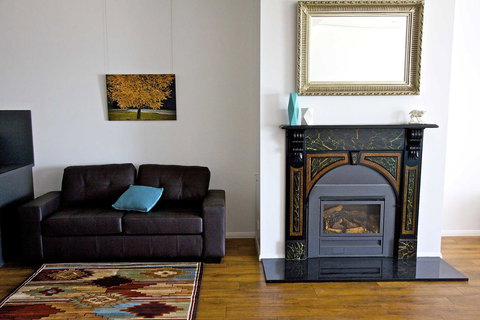 Penguin Beachfront Apartments - Darwin Holiday 4