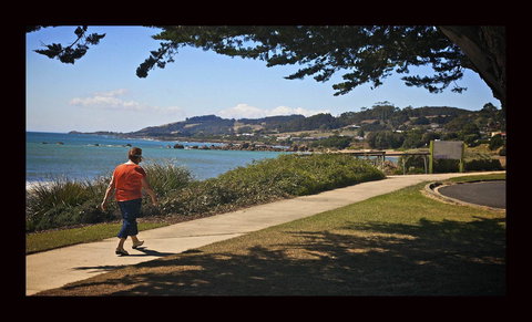 Penguin Beachfront Apartments - Darwin Holiday 6